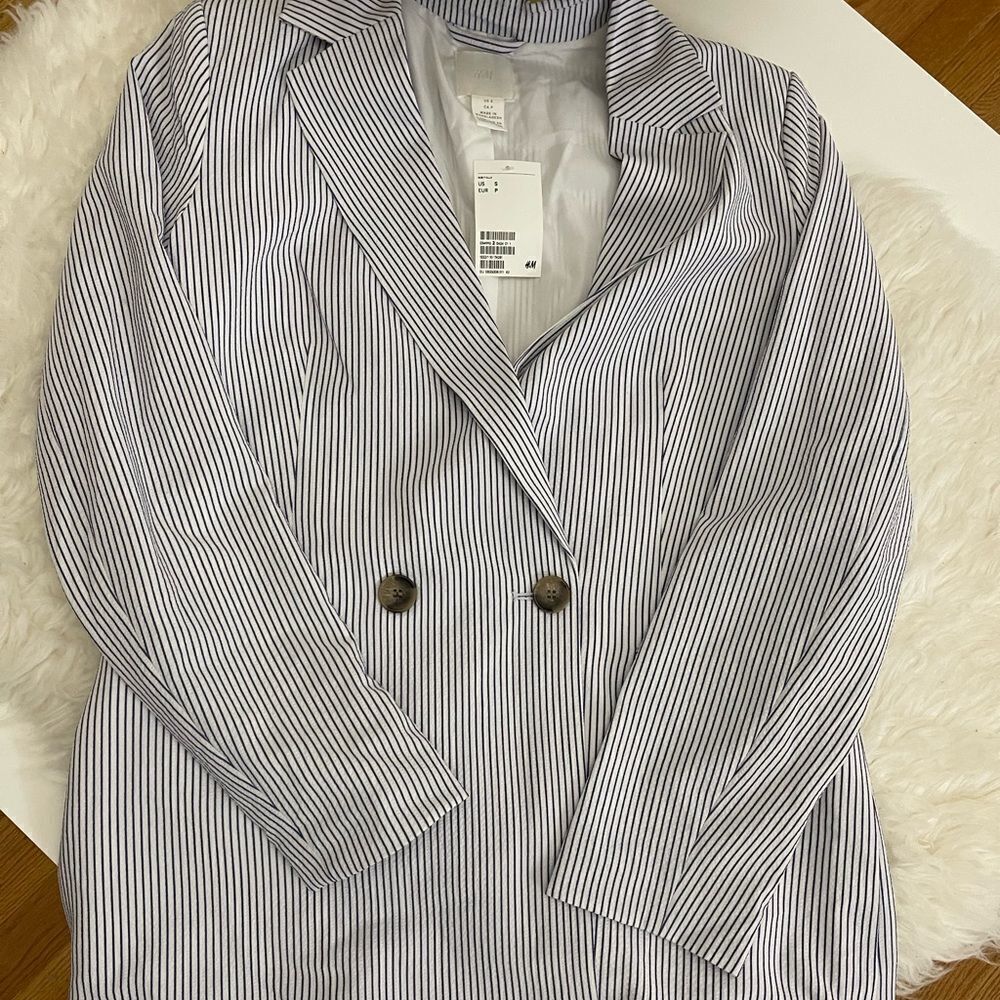 NWT. H& M Blue & White Blazer